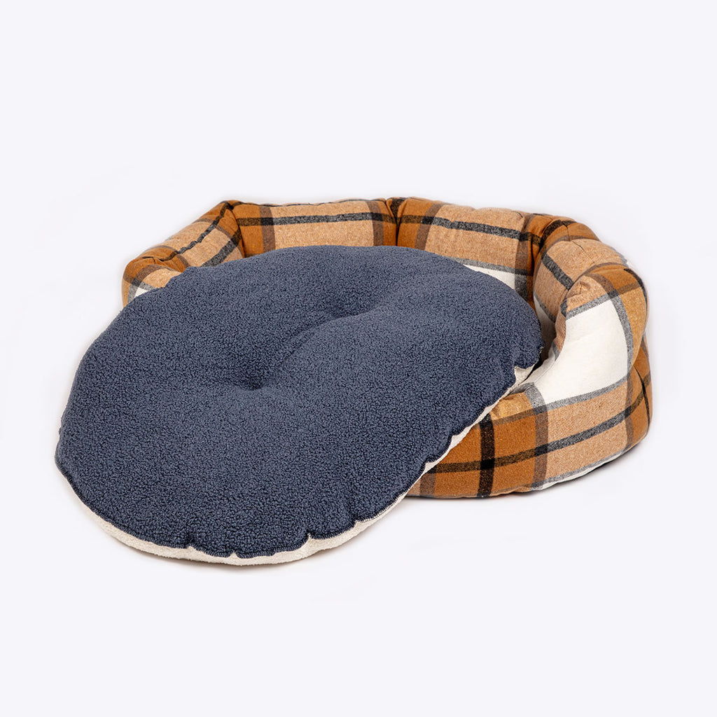 Bowmore Danish Bed