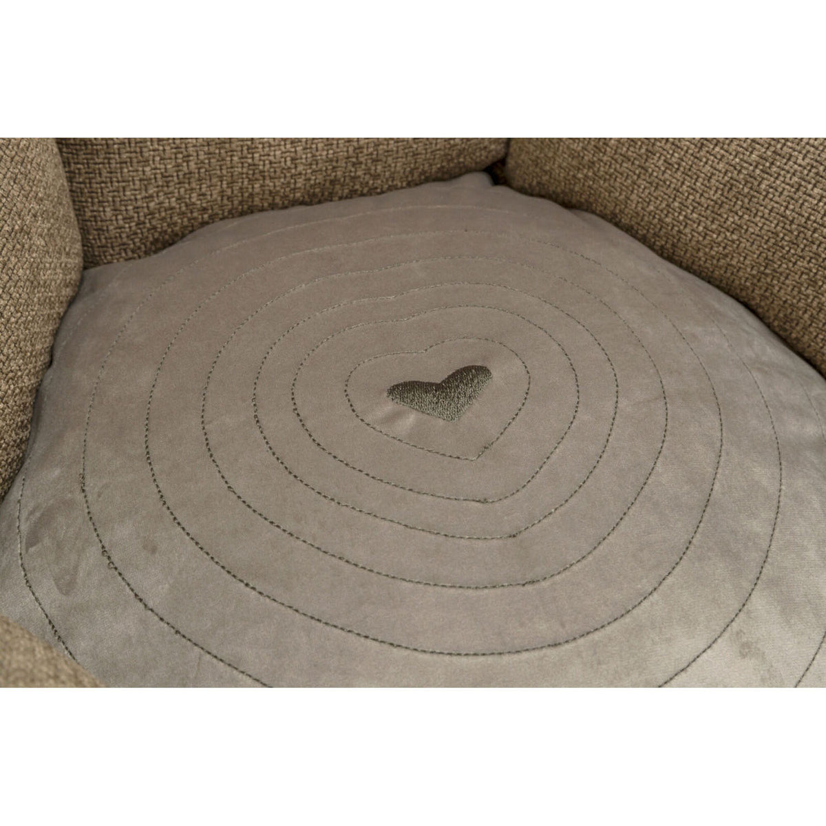 Viviana Round Bed