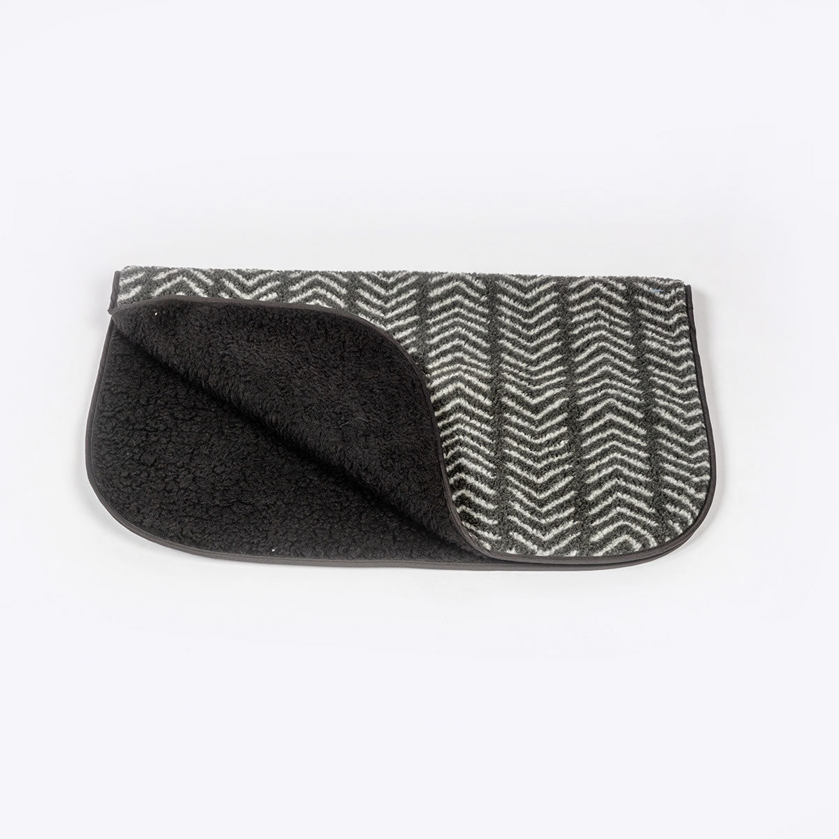 Manta Sherpa Fleece Charcoal Arrows Blanket  Danish