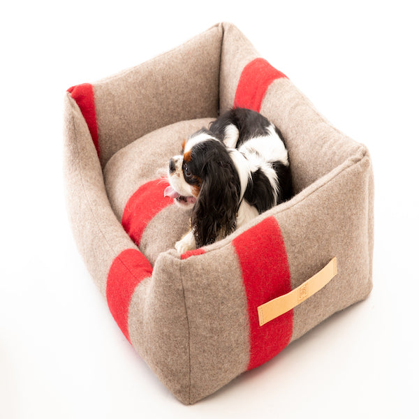 HENRI 100% Recycled Wool Dog Bed